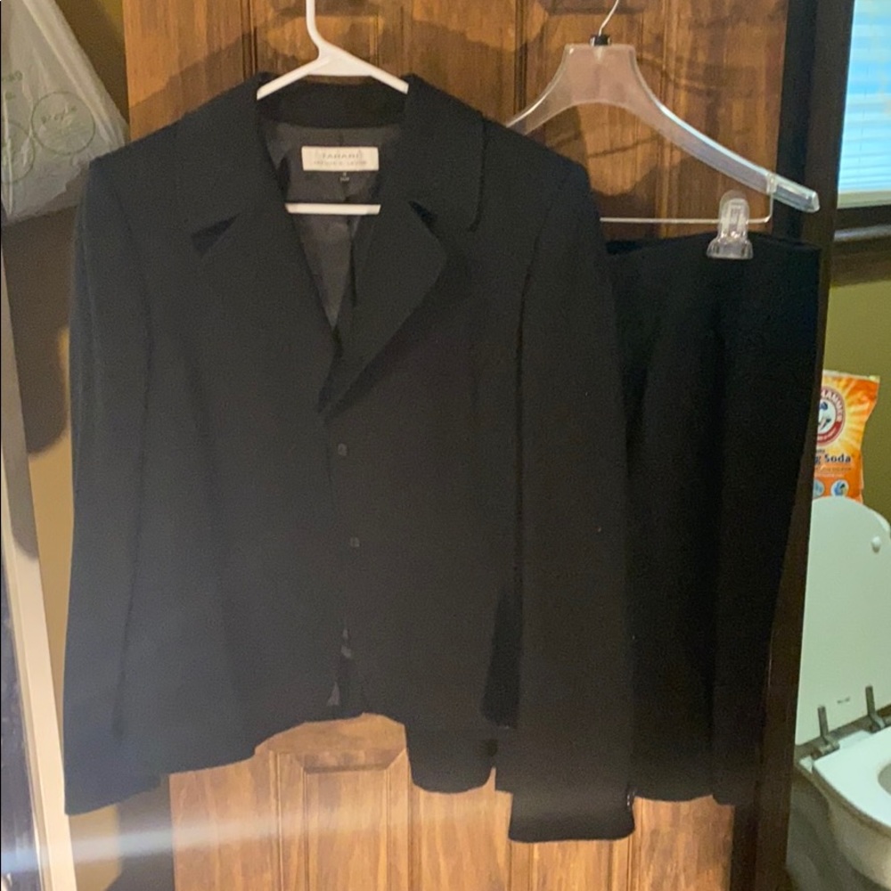 Tahari women’s blazer with matching skit set